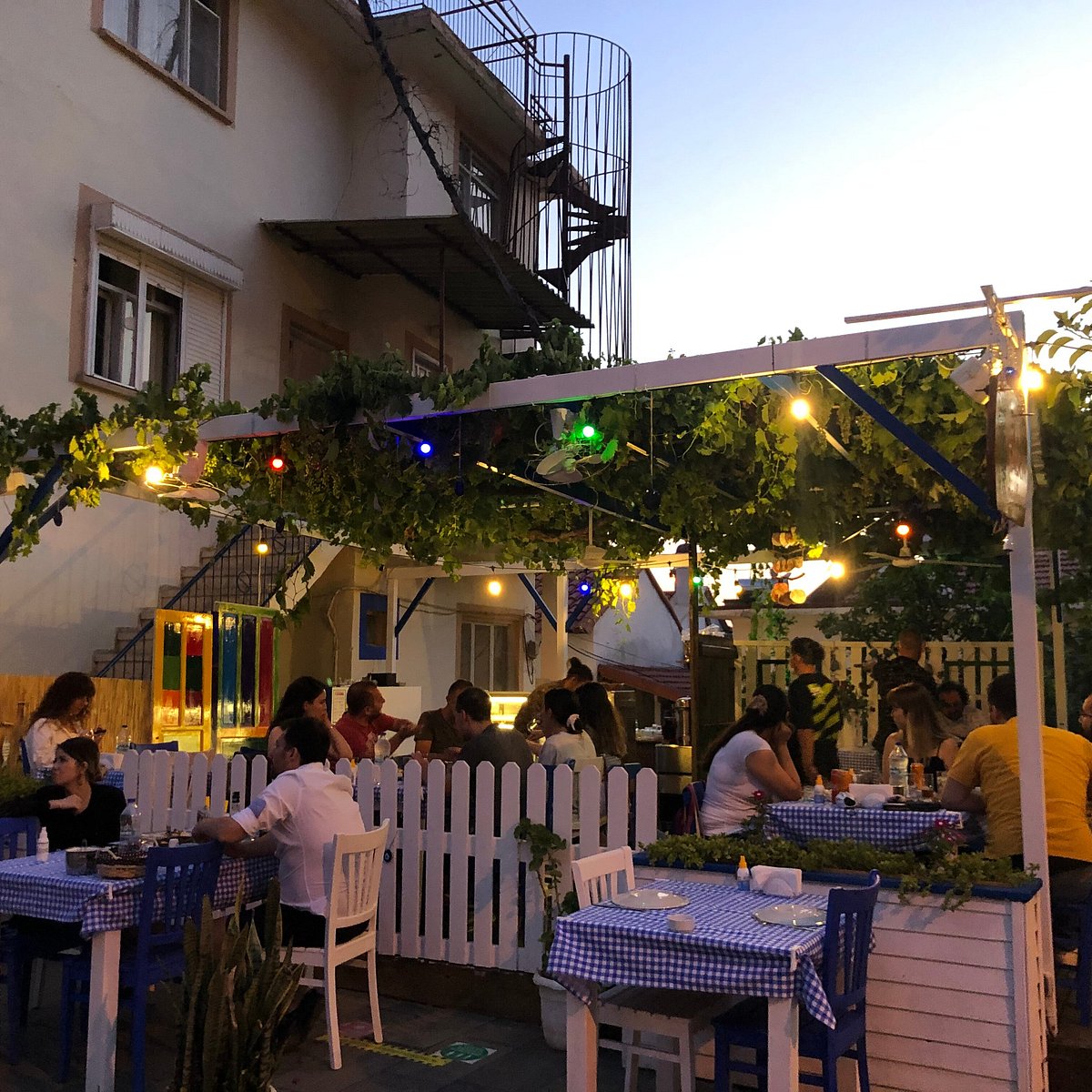 Salkım Ocakbaşı Meyhane